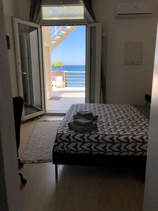 Sea View Life 호텔 카리니 외부 사진
